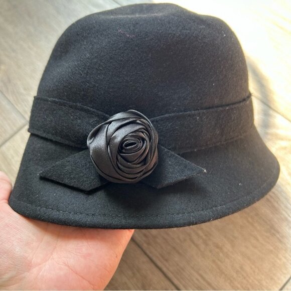 Gymboree 100% Wool Girl Toddler 2T-3T Felt Cloche Hat - Picture 3 of 8